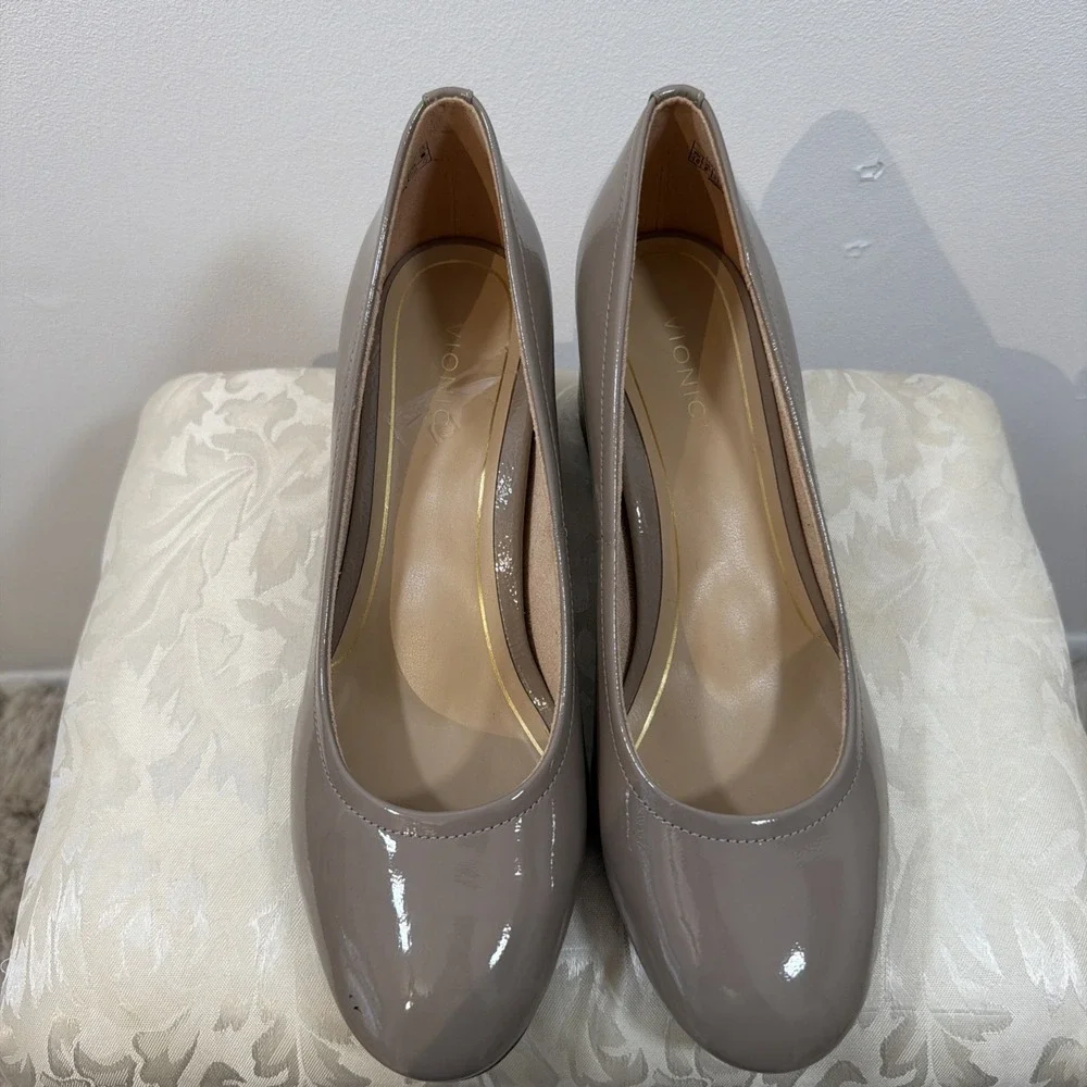 Vionic Carmel Round Toe Block Heels Tan‎ Nude Classic Pumps 10 Leather Comfort
